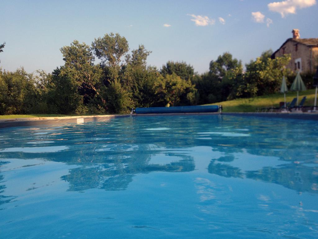 Agriturismo Famiglia Al Castello Di Bagnolo Bagnolo Piemonte ภายนอก รูปภาพ