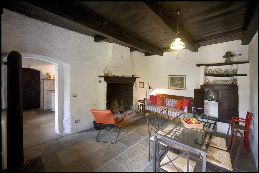 Agriturismo Famiglia Al Castello Di Bagnolo Bagnolo Piemonte ห้อง รูปภาพ
