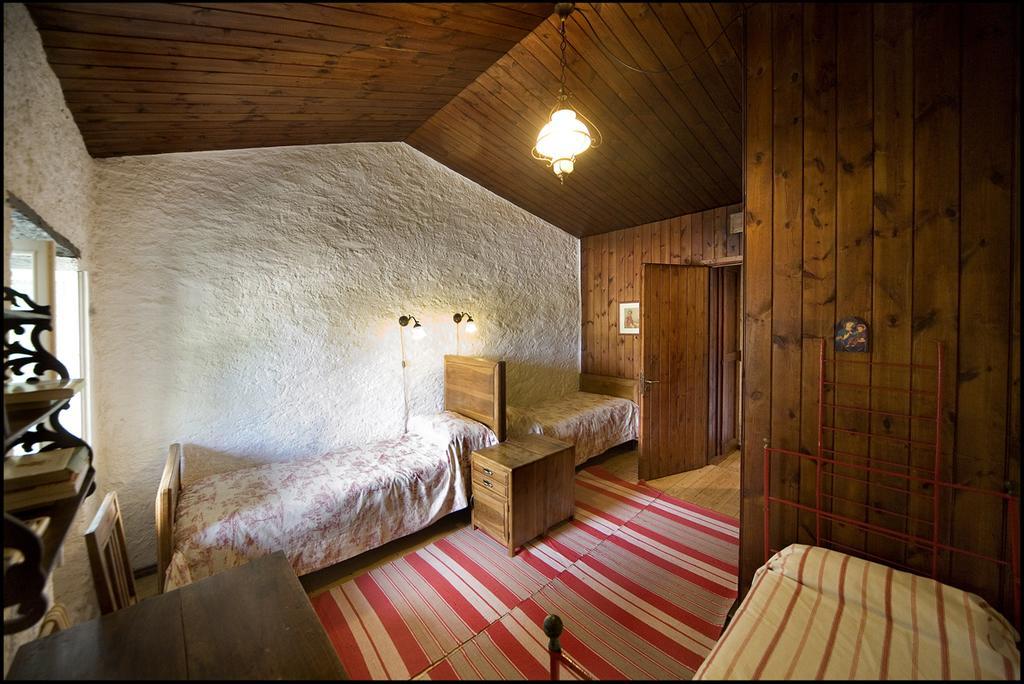 Agriturismo Famiglia Al Castello Di Bagnolo Bagnolo Piemonte ห้อง รูปภาพ